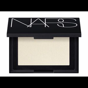 ❣️❣️New  NARS HIGHLIGHTING POWDER🌸🌸 ALBATROSS❣️